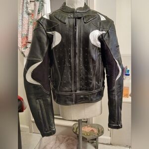 Black and SilverLeather Jacket. (Motorcycle/performance) Women's Sz.6.‎